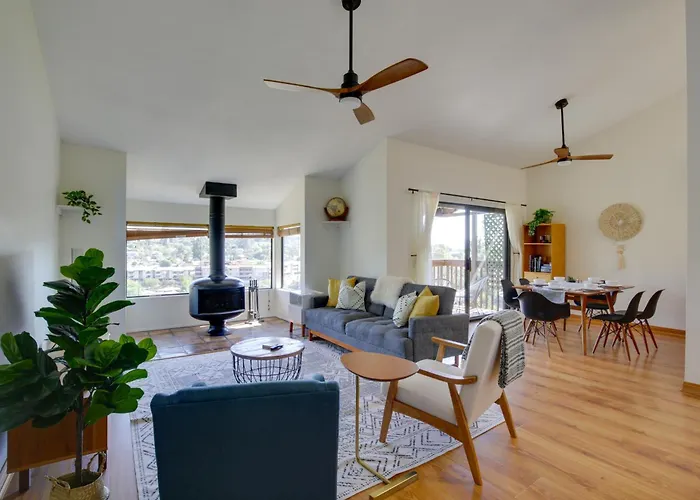 Pet-Friendly La Mesa Townhome 15 Mi To San Diego!