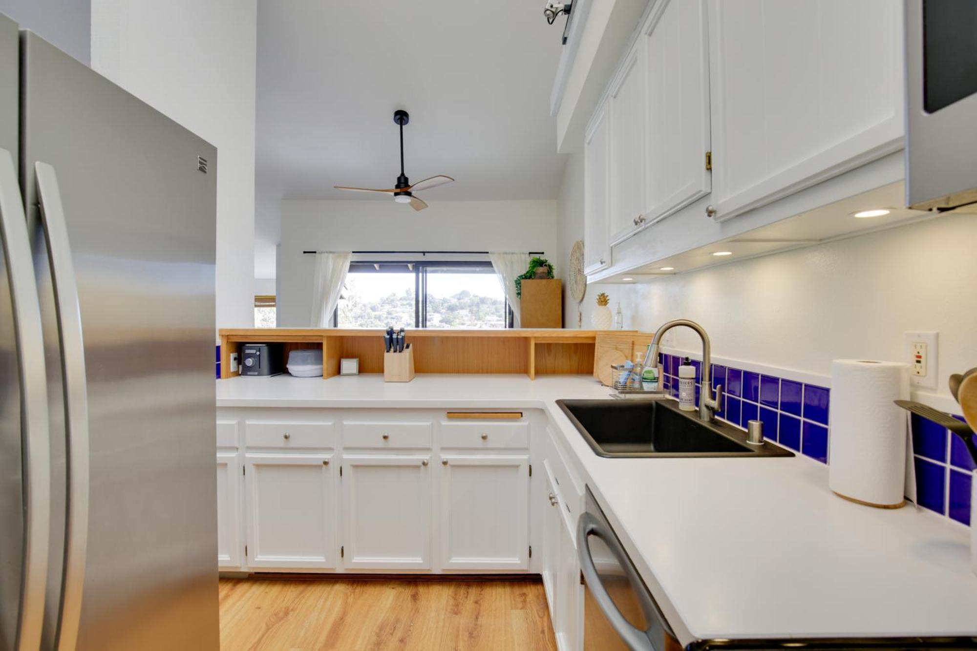 Pet-friendly Townhome 15 Mi To San Diego! Holiday home *